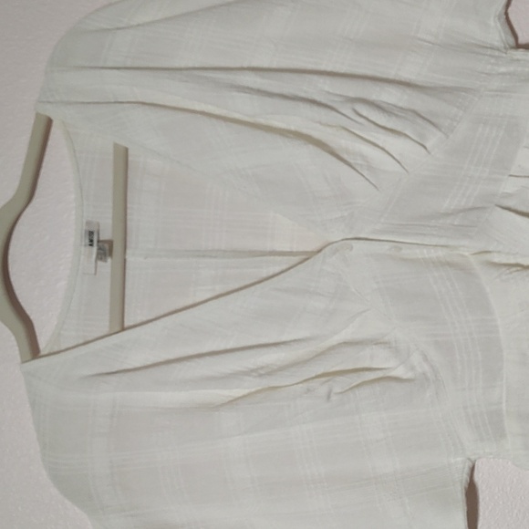 Amuse Society White Gauze Pattern Deep V Neck Button Down Wide Arms Dress Size L - Picture 2 of 5